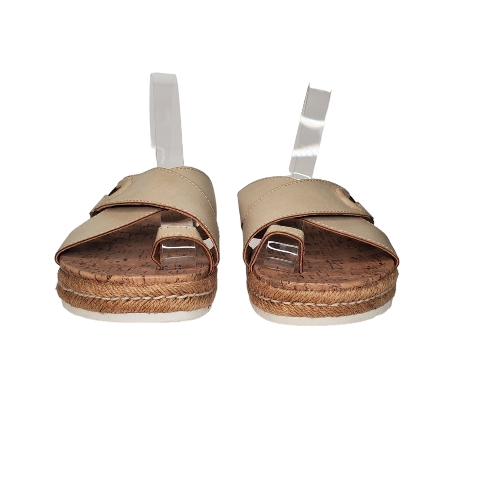 b.o.c Comfort Women's Toe Loop Sandal, Slip-On Sandy Cream Sandals sz 10 - Picture 3 of 9